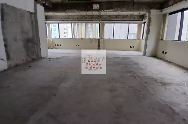 Itaim Bibi! Conj. Comercial no contra-piso (103 m²) com 2 banheiros e 2 vagas à venda! - Foto 3