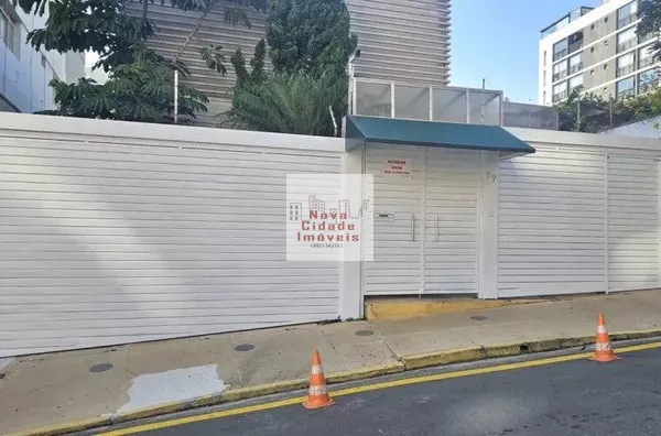 Vila Olímpia! Sobrado comercial com 423 m² (10 banheiros) e 3 vagas para locação