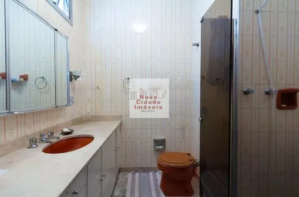 Vila Olímpia! Sobrado comercial com vaga e entrada lateral em rua de fluxo!