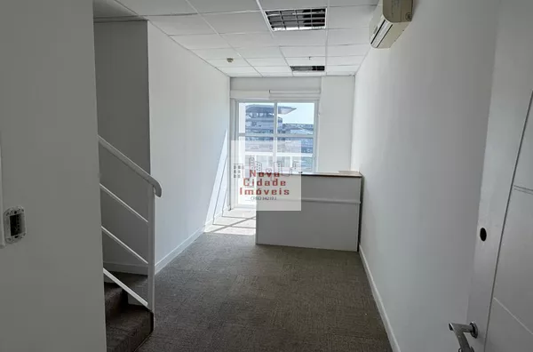 Brooklin! Conjunto semi mobiliado (135 m²) com 2 banheiros e 2 vagas para locação - Foto 1