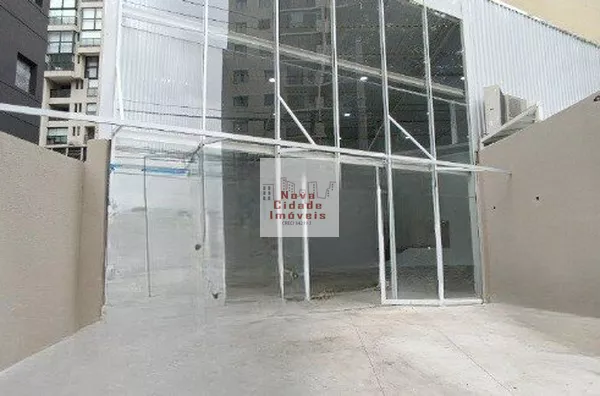 Vila Olímpia! Galpão 612 m² com pé direito alto e 8 vagas para locação