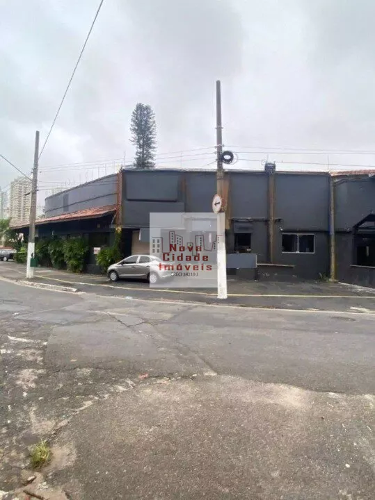 Moema! Galpão comercial de esquina com 652 m² p/ locação - W2206_GA2801