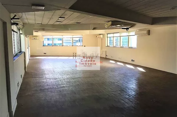 Vila Olímpia! Conjunto Comercial (189 m²) com 4 banheiros, copa e 4 vagas - Foto 2
