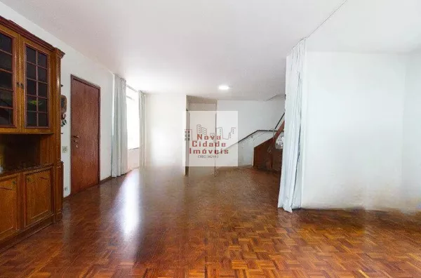 Vila Olímpia! Sobrado comercial com vaga e entrada lateral em rua de fluxo!