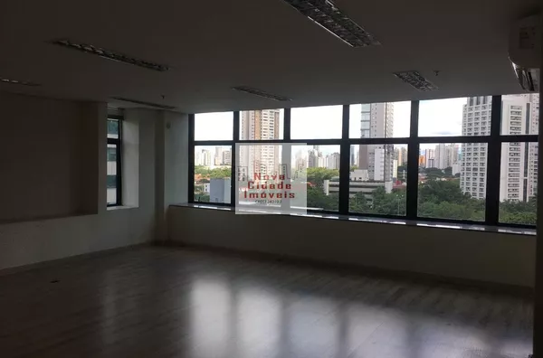 Vila Olímpia! Conjunto comercial 93,50 m² 2 salas 2 banhs. 2 vagas - Foto 2