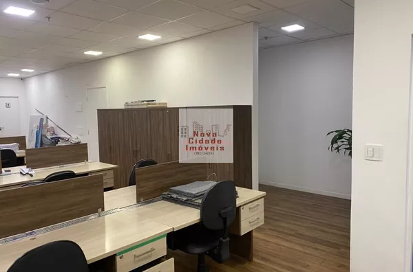 Brooklin! Conjuntos conjugados (235 m²) com 6 vagas para locação