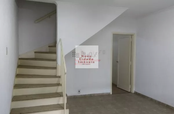 Vila Olímpia sobrado comercial em rua de bom fluxo