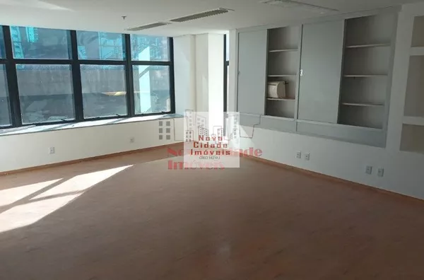 Vila Olímpia! Conj. comercial para locação com 1 vaga de carro - Foto 1