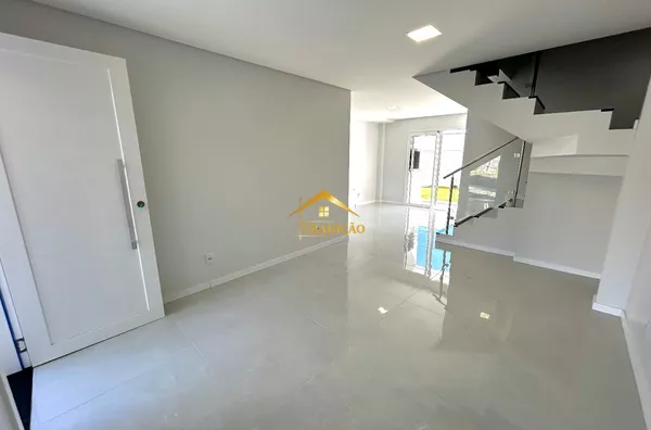 SOBRADO À VENDA, PINHEIRINHO, PATO BRANCO