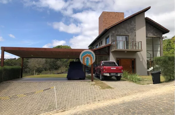 Casa no Águas da Serra - Locação - 5 Suítes, Área Gourmet e Espaço Infantil