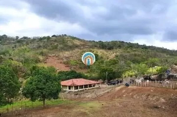 Sítio em Bananeira 