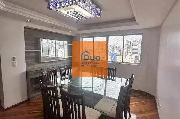 Apartamento para venda,  Centro, Pato Branco AMPLO, OPORTUNIDADE, SEMI MOBILIADO, COZINHA PLANEJADA, COM MESA, CADEIRAS E COOKTOP NOVO, SALA DE JANTAR COM MESA E BUFFET, CORTINADO, ROUPEIROS EM TODOS OS DORMITÓRIOS, SACADAS NA SUÍTE E NA SALA DE ESTAR - Foto 13