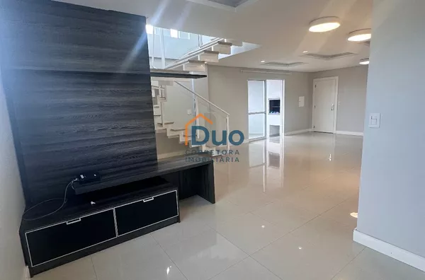 Apartamento duplex para aluguel,  Centro, Pato Branco Imobiliária Vitorina Aluga Lindíssimo Cobertura Duplex no centro de Pato Branco. Contendo 03 suítes, sala de estar, sala de jantar e sala de tv, cozinha e lavanderia com móveis planejados(Gava), ar con
