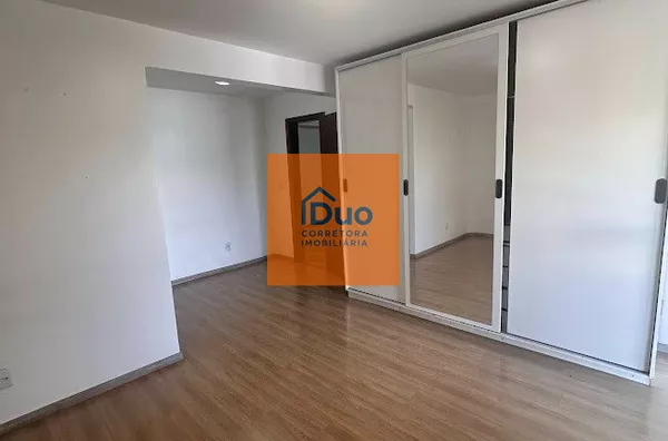 Apartamento para venda,  Centro, Pato Branco AMPLO, OPORTUNIDADE, SEMI MOBILIADO, COZINHA PLANEJADA, COM MESA, CADEIRAS E COOKTOP NOVO, SALA DE JANTAR COM MESA E BUFFET, CORTINADO, ROUPEIROS EM TODOS OS DORMITÓRIOS, SACADAS NA SUÍTE E NA SALA DE ESTAR - Foto 7