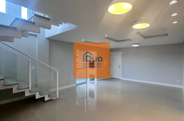 Apartamento duplex para aluguel,  Centro, Pato Branco Imobiliária Vitorina Aluga Lindíssimo Cobertura Duplex no centro de Pato Branco. Contendo 03 suítes, sala de estar, sala de jantar e sala de tv, cozinha e lavanderia com móveis planejados(Gava), ar con - Foto 3