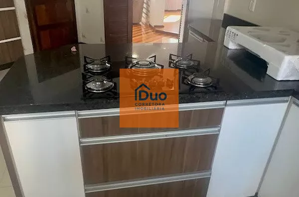 Apartamento para venda,  Centro, Pato Branco AMPLO, OPORTUNIDADE, SEMI MOBILIADO, COZINHA PLANEJADA, COM MESA, CADEIRAS E COOKTOP NOVO, SALA DE JANTAR COM MESA E BUFFET, CORTINADO, ROUPEIROS EM TODOS OS DORMITÓRIOS, SACADAS NA SUÍTE E NA SALA DE ESTAR - Foto 4