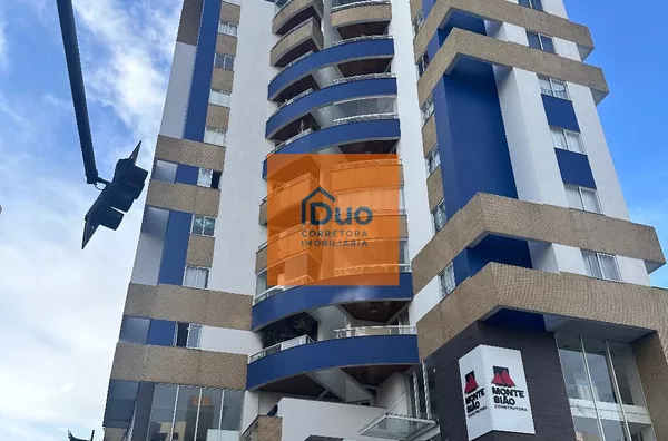 Apartamento duplex para aluguel,  Centro, Pato Branco Imobiliária Vitorina Aluga Lindíssimo Cobertura Duplex no centro de Pato Branco. Contendo 03 suítes, sala de estar, sala de jantar e sala de tv, cozinha e lavanderia com móveis planejados(Gava), ar con - Foto 1