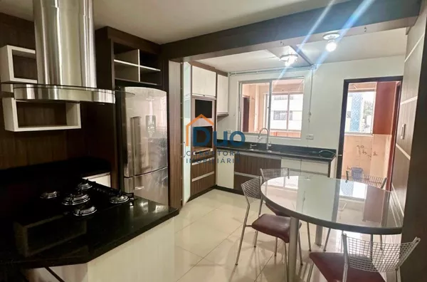 Apartamento para venda,  Centro, Pato Branco AMPLO, OPORTUNIDADE, SEMI MOBILIADO, COZINHA PLANEJADA, COM MESA, CADEIRAS E COOKTOP NOVO, SALA DE JANTAR COM MESA E BUFFET, CORTINADO, ROUPEIROS EM TODOS OS DORMITÓRIOS, SACADAS NA SUÍTE E NA SALA DE ESTAR - Foto 10