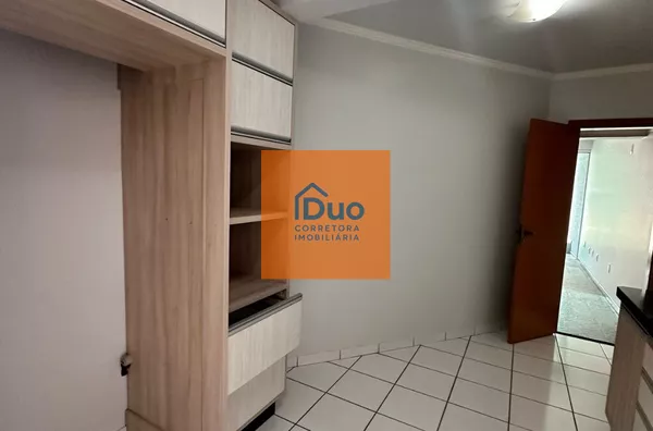 Sobrado para venda,  Menino Deus, Pato Branco, Com móveis sob medida, garagem para dois carro, ACEITA IMÓVEL DE MAIOR VALOR EM CURITIBAs, área gourmet, ar-condicionado - Foto 3