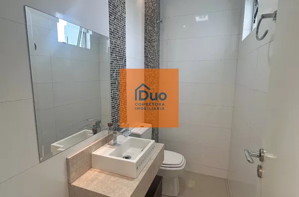 Apartamento duplex para aluguel,  Centro, Pato Branco Imobiliária Vitorina Aluga Lindíssimo Cobertura Duplex no centro de Pato Branco. Contendo 03 suítes, sala de estar, sala de jantar e sala de tv, cozinha e lavanderia com móveis planejados(Gava), ar con - Foto 5