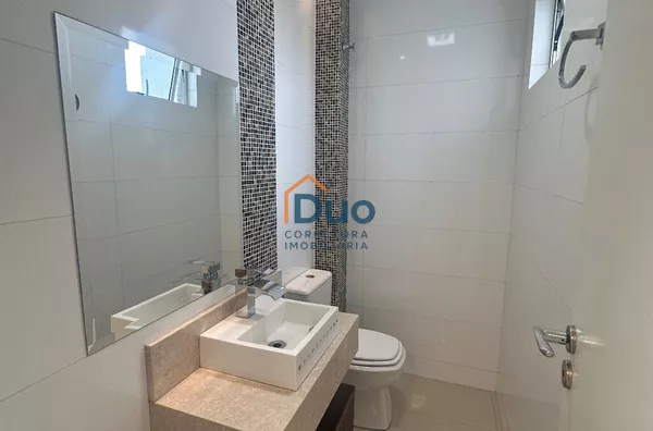 Apartamento duplex para aluguel,  Centro, Pato Branco Imobiliária Vitorina Aluga Lindíssimo Cobertura Duplex no centro de Pato Branco. Contendo 03 suítes, sala de estar, sala de jantar e sala de tv, cozinha e lavanderia com móveis planejados(Gava), ar con