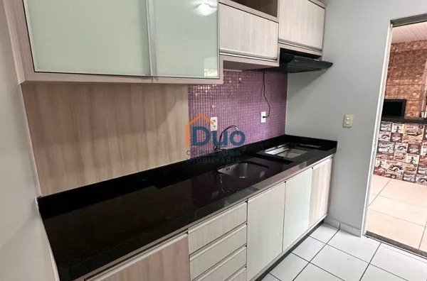 Sobrado para venda,  Menino Deus, Pato Branco, Com móveis sob medida, garagem para dois carro, ACEITA IMÓVEL DE MAIOR VALOR EM CURITIBAs, área gourmet, ar-condicionado