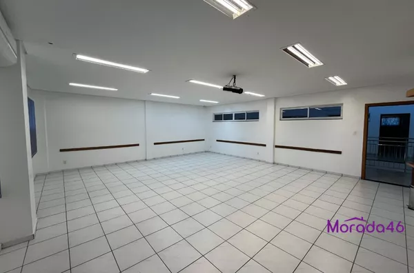 SALA COMERCIAL PARA LOCAÇÃO NO BAIRRO CRISTO REI - Foto 2