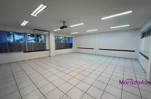 SALA COMERCIAL PARA LOCAÇÃO NO BAIRRO CRISTO REI - Foto 3