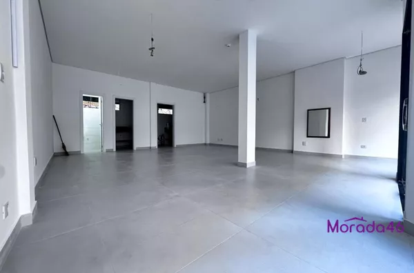 ALUGA-SE SALA COMERCIAL NO CENTRO 