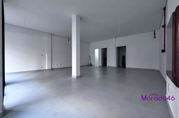 ALUGA-SE SALA COMERCIAL NO CENTRO 