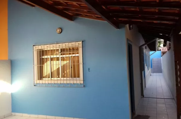 Linda casa ,com excelente acabamento!  Oportunidade imperdível para você que  procura conforte, e um lugarzinho pra chamar de Seu. - Foto 2