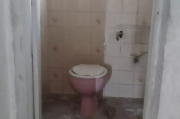 TERRENO com (03) Casas velhas à Venda no Jardim República - São Paulo, SP - A propriedade possui 4 dormitórios e 2 salas, - Foto 5