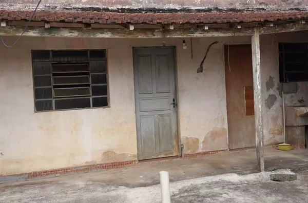 Terreno com quatro cômodos fundos para venda,  Jardim Bichinhos, São Paulo - Foto 5