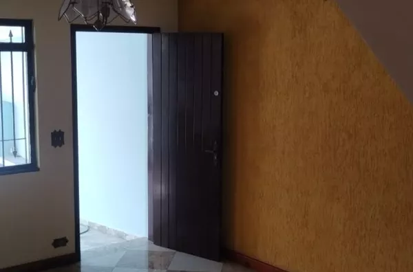 SOBRADO com Sala para dois ambientes, perfeita para receber a família e os amigos. - Foto 3