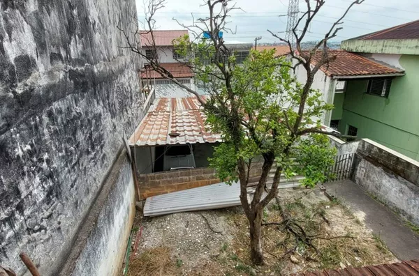 Terreno com quatro cômodos fundos para venda,  Jardim Bichinhos, São Paulo - Foto 4