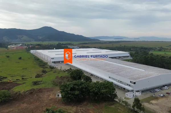 GALPÃO PARA ALUGUEL COM DOCA – GOVERNADOR CELSO RAMOS/SC