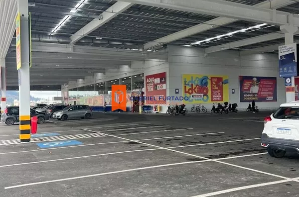 SALA COMERCIAL PARA ALUGUEL – KOMPRÃO ATACADISTA | TUBARÃO/SC