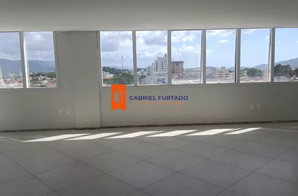 SALA COMERCIAL PARA LOCAÇÃO – EDIFÍCIO SCOPEL BUSINESS | TIJUCAS/SC