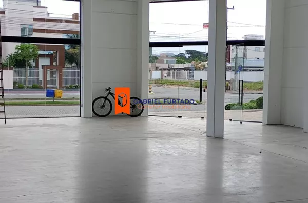 SALA COMERCIAL PARA LOCAÇÃO – 455 m² | UNIVERSITÁRIO | TIJUCAS/SC