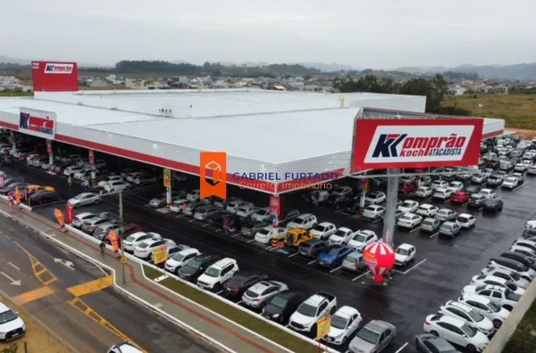SALA COMERCIAL PARA ALUGUEL – KOMPRÃO ATACADISTA | TUBARÃO/SC