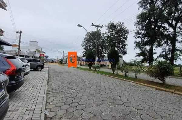 SALA COMERCIAL PARA ALUGUEL NO CENTRO DE TIJUCAS