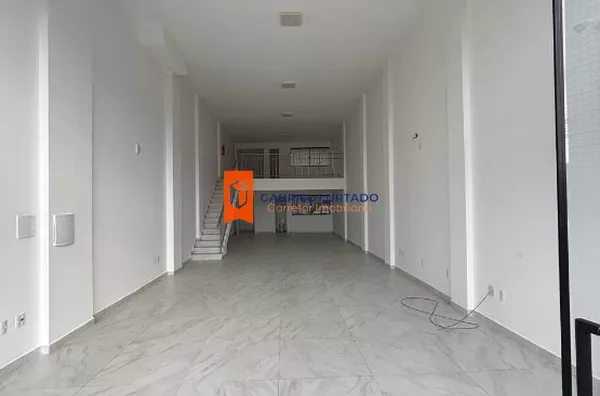 SALA COMERCIAL TÉRREA PARA LOCAÇÃO – CENTRO – TIJUCAS/SC
