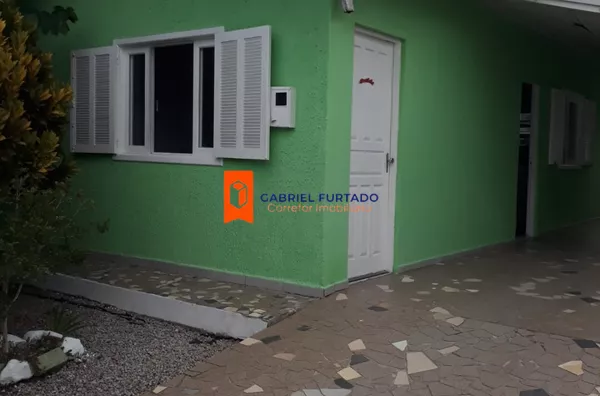 CASA À VENDA NO CENTRO – TIJUCAS/SC