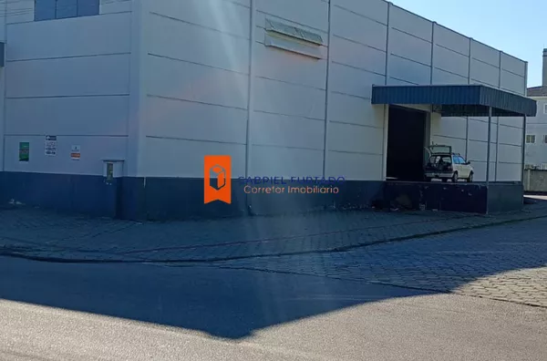 GALPÃO / BARRACÃO PARA ALUGUEL COM DOCA – PRAÇA – TIJUCAS/SC