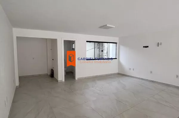 SALA COMERCIAL TÉRREA PARA LOCAÇÃO – CENTRO – TIJUCAS/SC