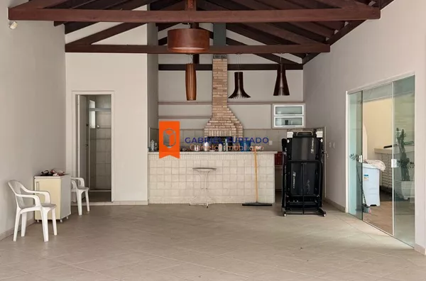 CASA PARA ALUGUEL – FINS COMERCIAIS | TIJUCAS