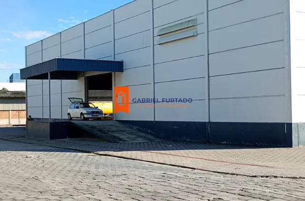 GALPÃO / BARRACÃO PARA ALUGUEL COM DOCA – PRAÇA – TIJUCAS/SC