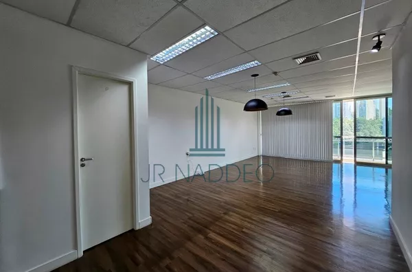 Sala Comercial 184 m² | 4 Vagas | Vila Andrade | Próximo ao Metrô Giovanni Gronchi