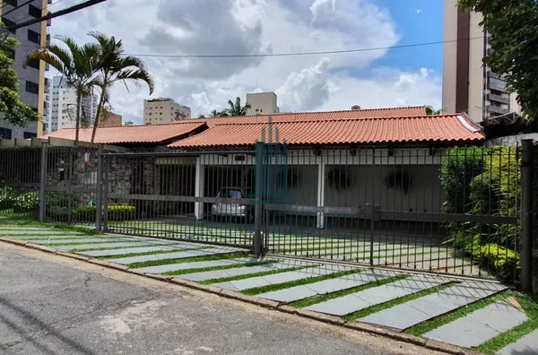 Casa Exclusiva à Venda com Piscina, Sauna e Área Gourmet - Foto 6