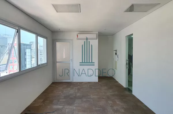 Sala Comercial Pronta para Uso na Rua Pamplona – Jardim Paulista, 31,48m² com vaga